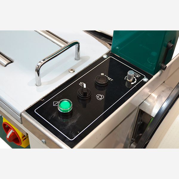 Flejadora automática de arco SPK 1601 panel de control